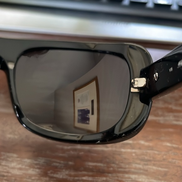 Smith black sunglasses unisex with case and cloth. No size or style listed. - Picture 7 of 16